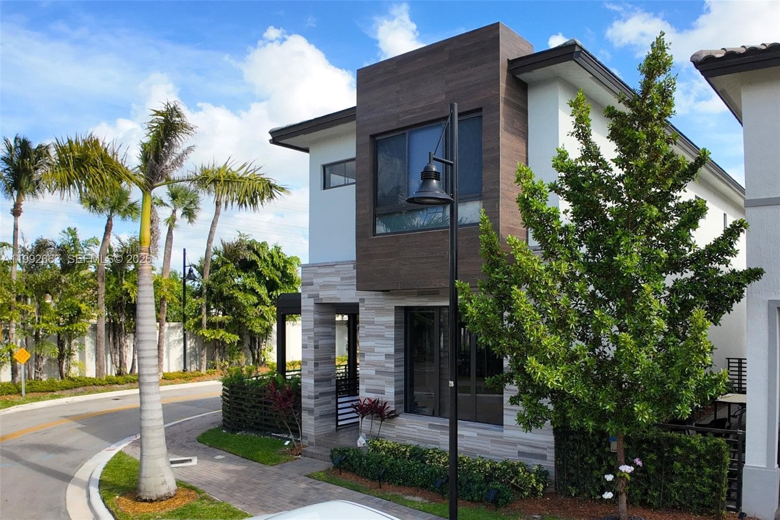 8002 NW 43rd St, Doral FL 33166 — 1