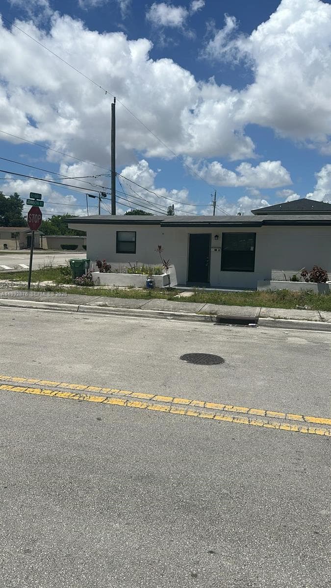 2005 Ali Baba Ave, Opa-Locka FL 33054 — 11