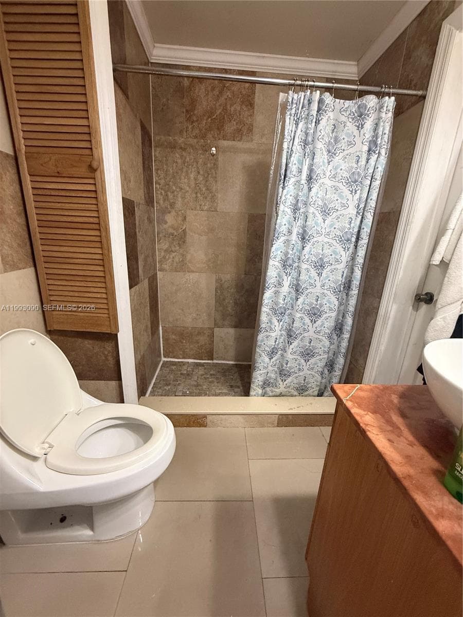 7643 NW South River Dr, Medley FL 33166 — 15