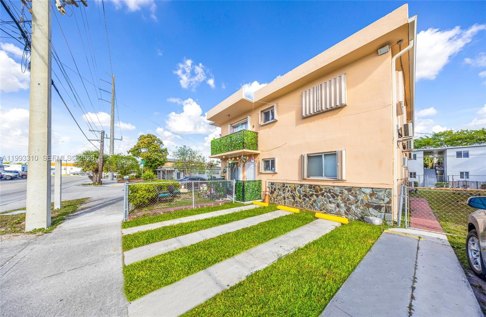 955 W 23rd St, Hialeah FL 33010 — 3