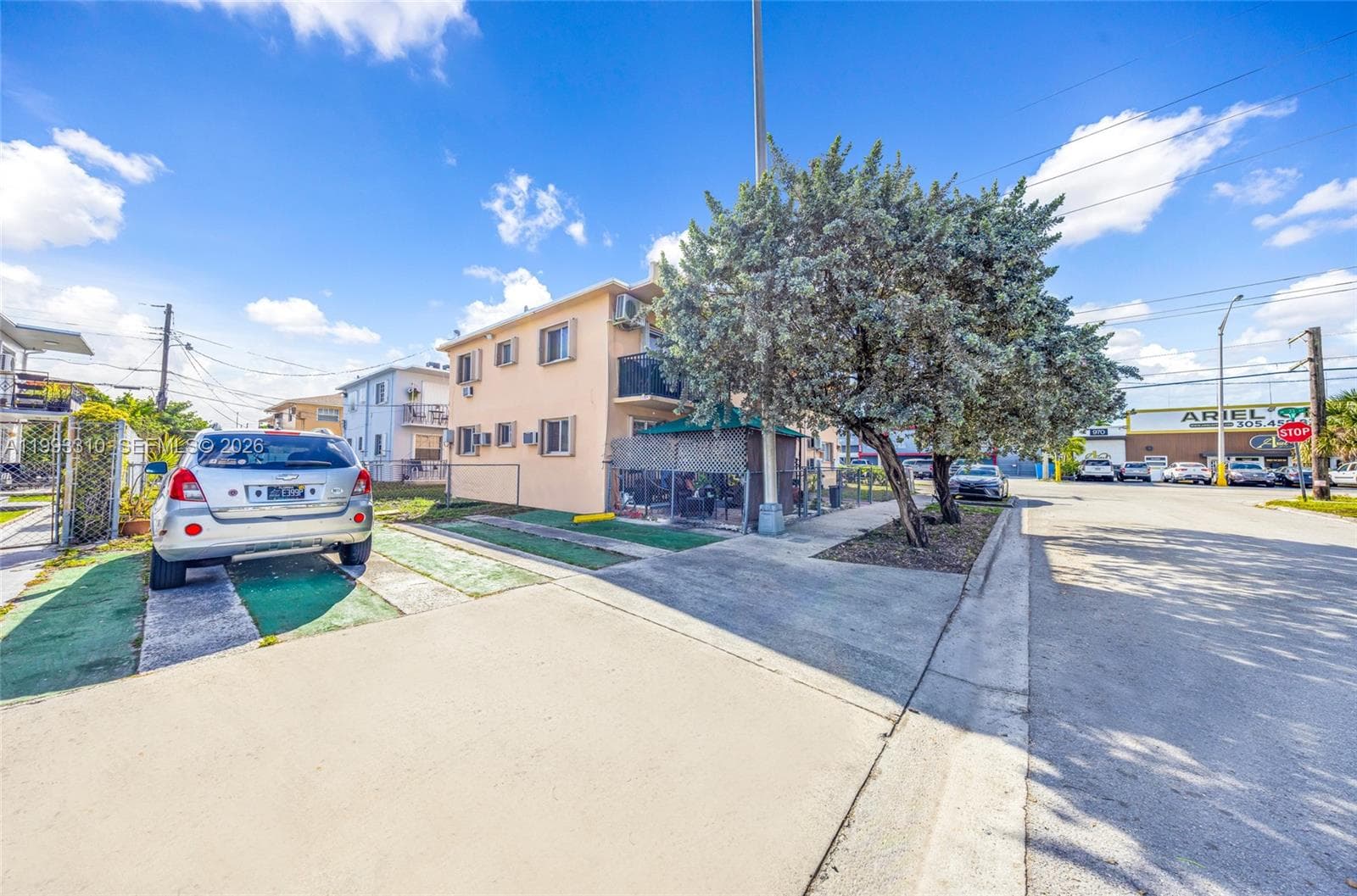 955 W 23rd St, Hialeah FL 33010 — 15