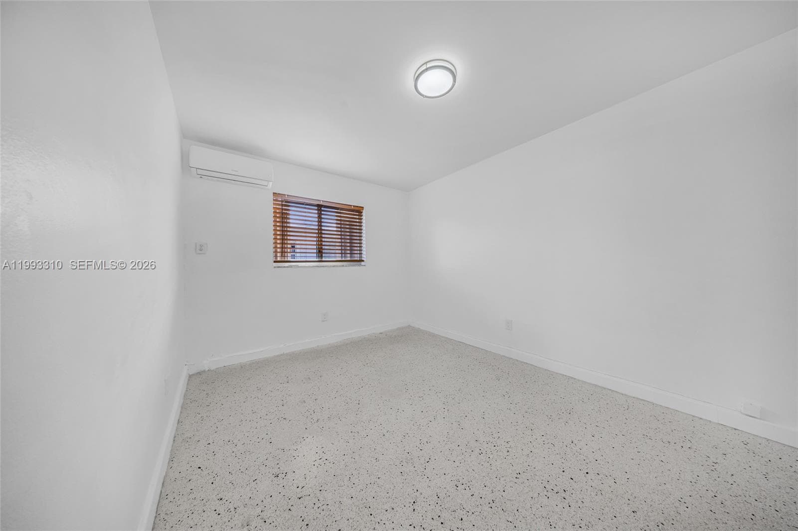 955 W 23rd St, Hialeah FL 33010 — 25