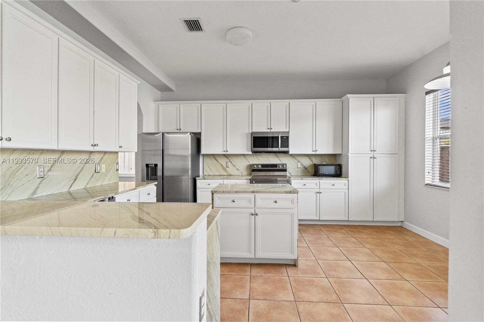 18140 NW 90th Ave, Hialeah FL 33018 — 13