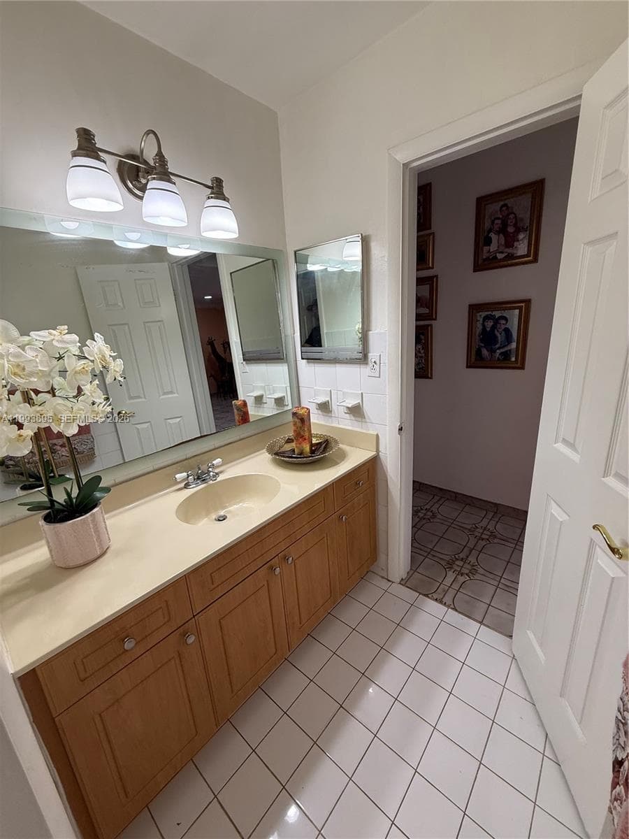 5223 NW 168th Ter, Miami Gardens FL 33055 — 30