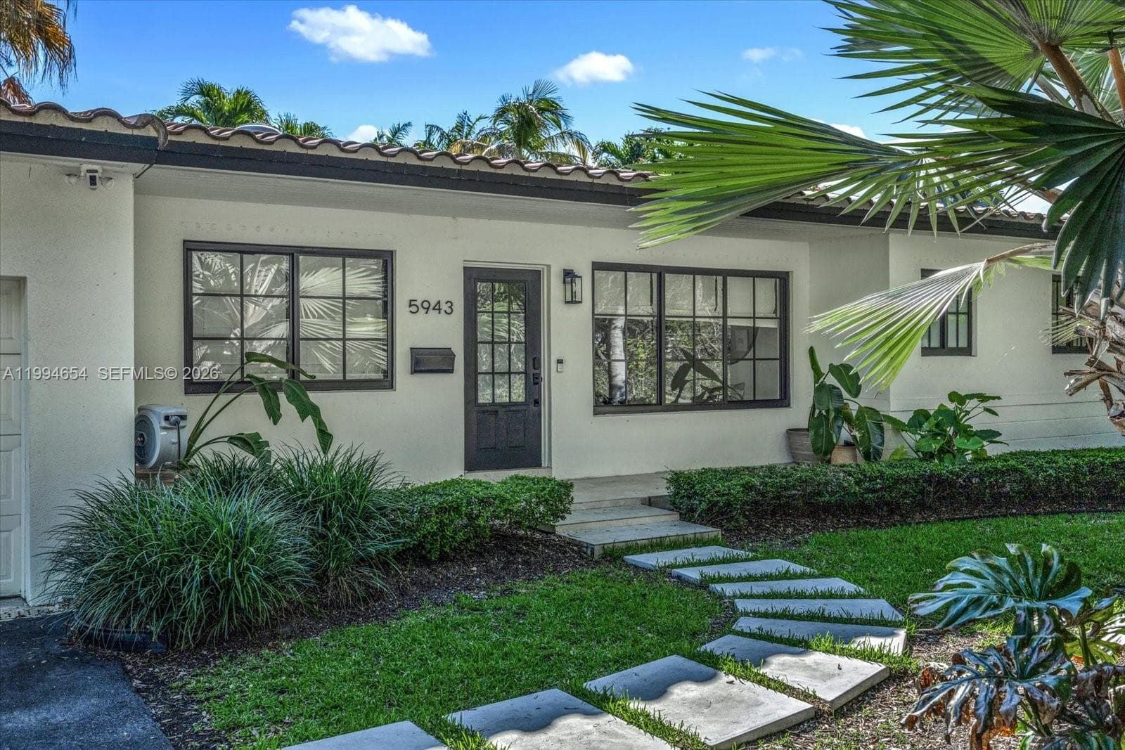 5943 SW 65th Ave, South Miami FL 33143 — 1