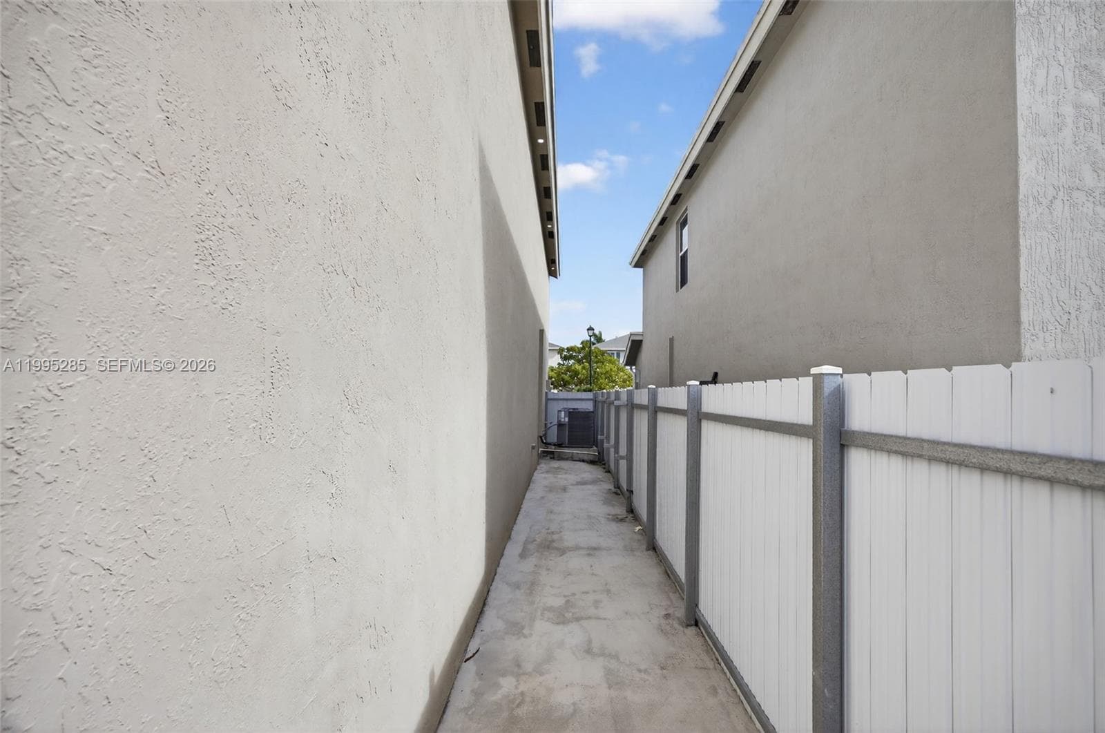 619 NE 5th St, Florida City FL 33034 — 55