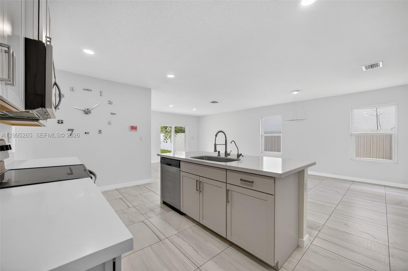 619 NE 5th St, Florida City FL 33034 — 21