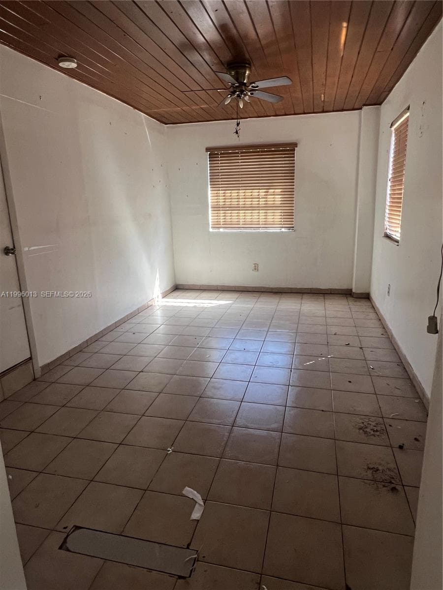 341 Aladdin St, Opa-Locka FL 33054 — 7