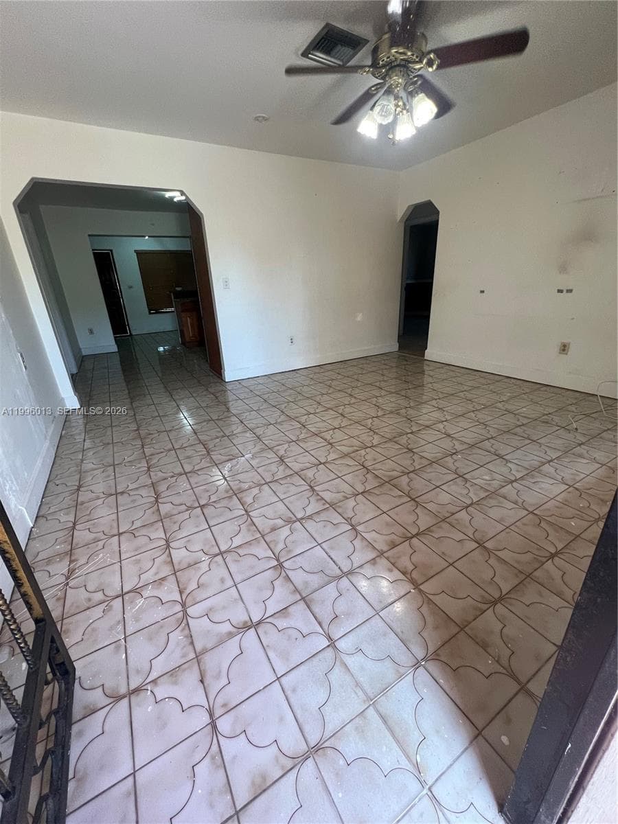 341 Aladdin St, Opa-Locka FL 33054 — 5