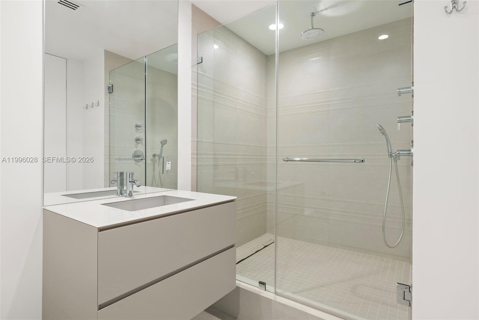 100 S Pointe Dr, Miami Beach FL 33139 — 47