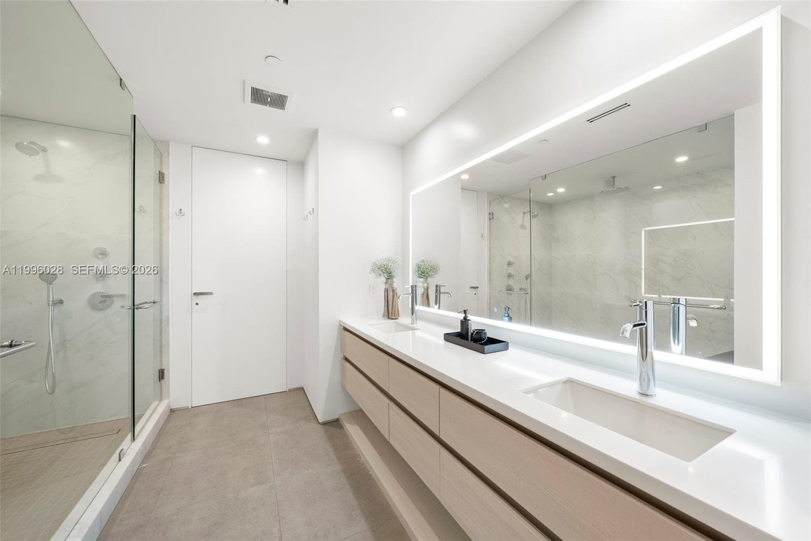 100 S Pointe Dr, Miami Beach FL 33139 — 53