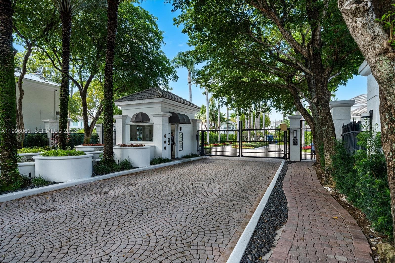 3703 NE 199th St, Aventura FL 33180 — 36