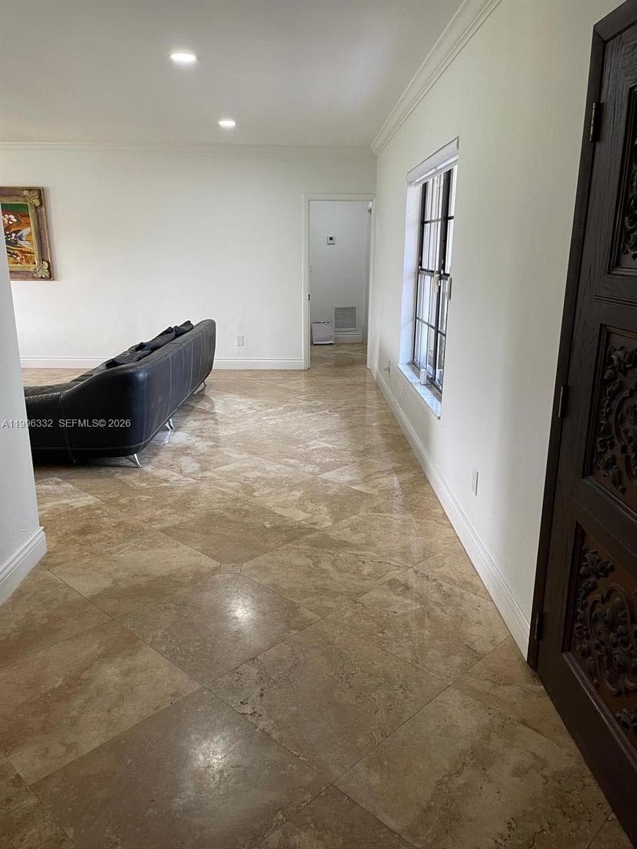 19265 E Saint Andrews Dr, Hialeah FL 33015 — 23