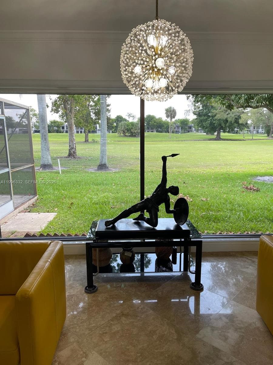 19265 E Saint Andrews Dr, Hialeah FL 33015 — 26