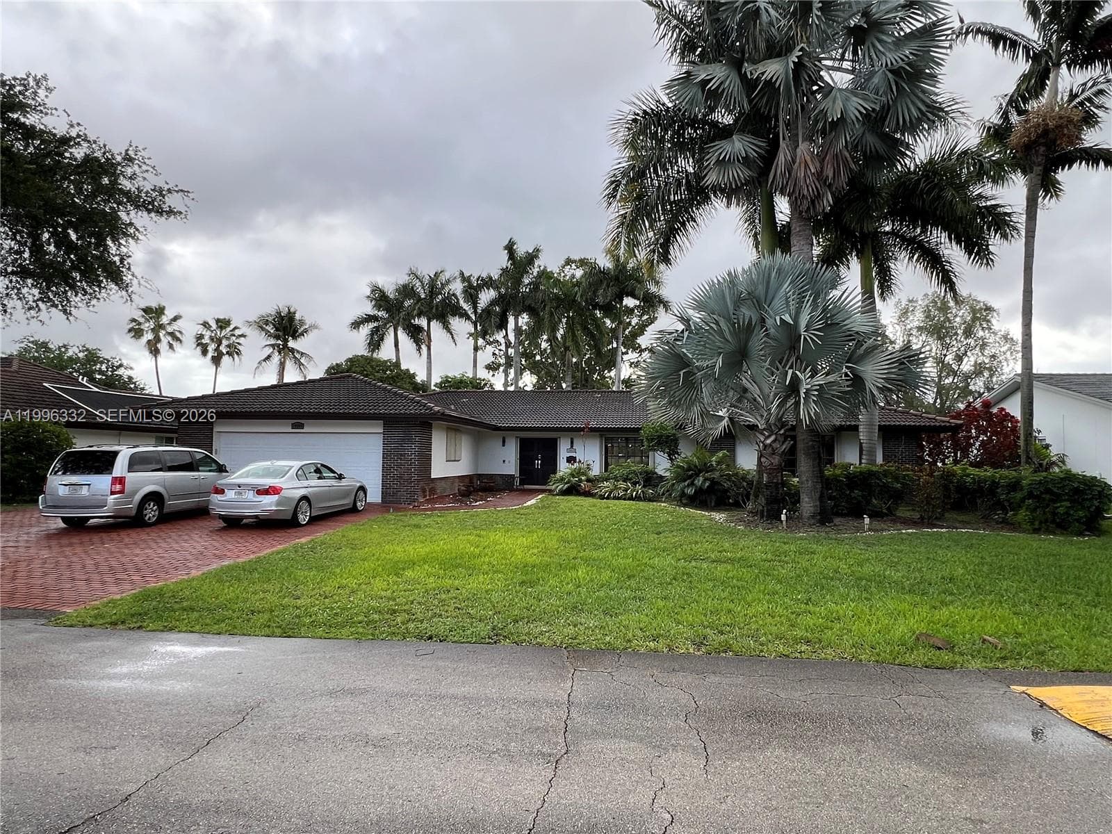 19265 E Saint Andrews Dr, Hialeah FL 33015 — 1