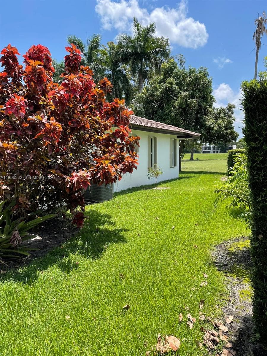 19265 E Saint Andrews Dr, Hialeah FL 33015 — 9