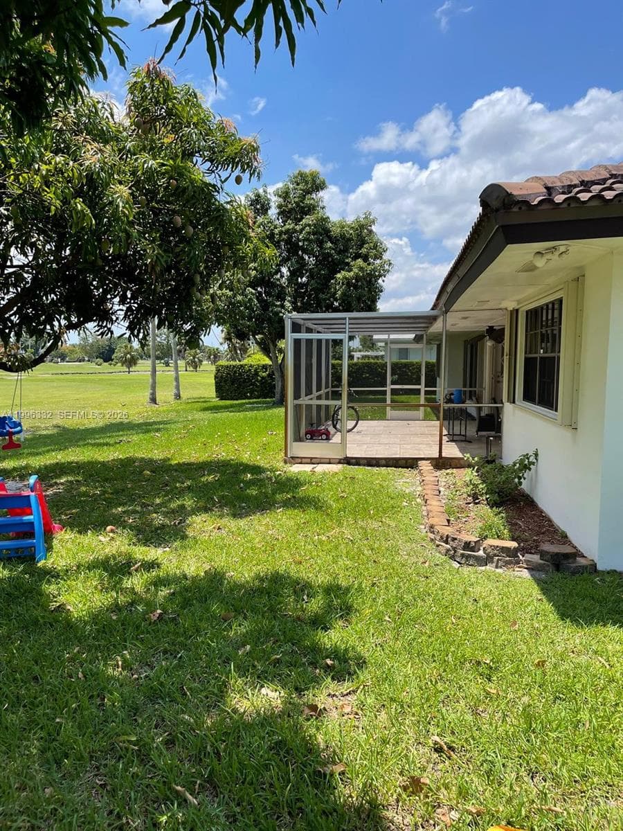 19265 E Saint Andrews Dr, Hialeah FL 33015 — 14