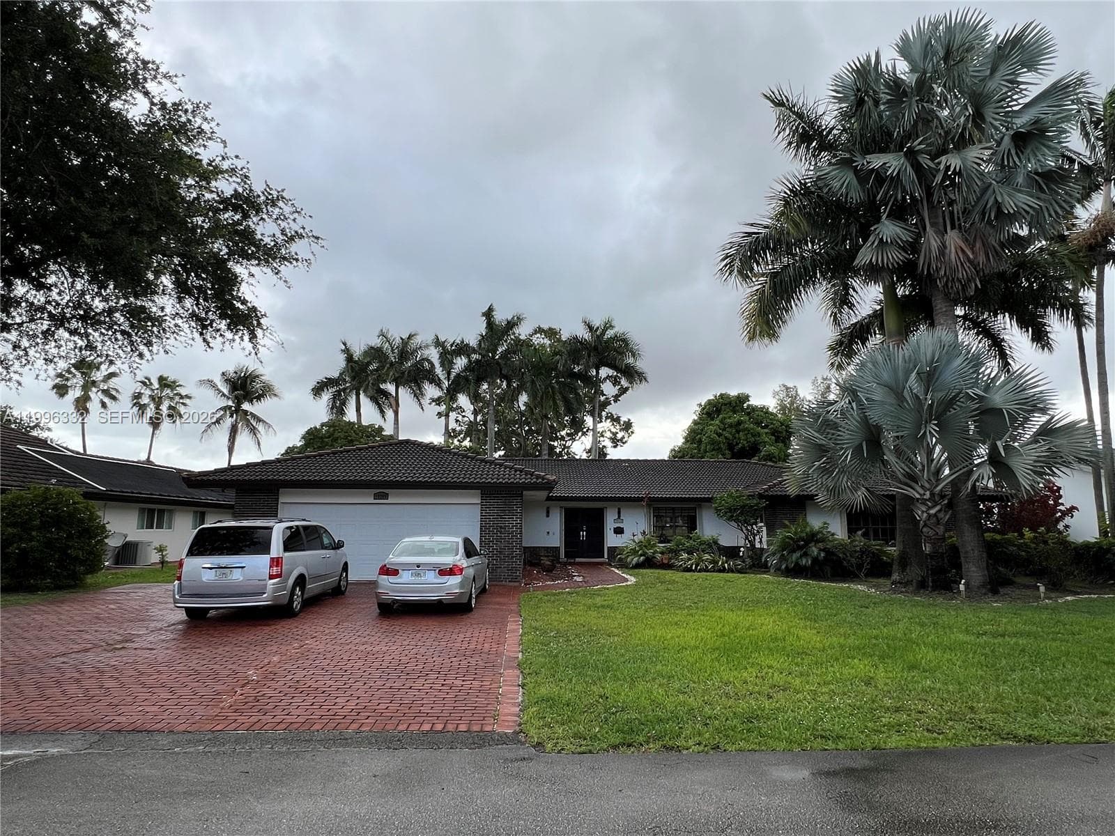 19265 E Saint Andrews Dr, Hialeah FL 33015 — 4