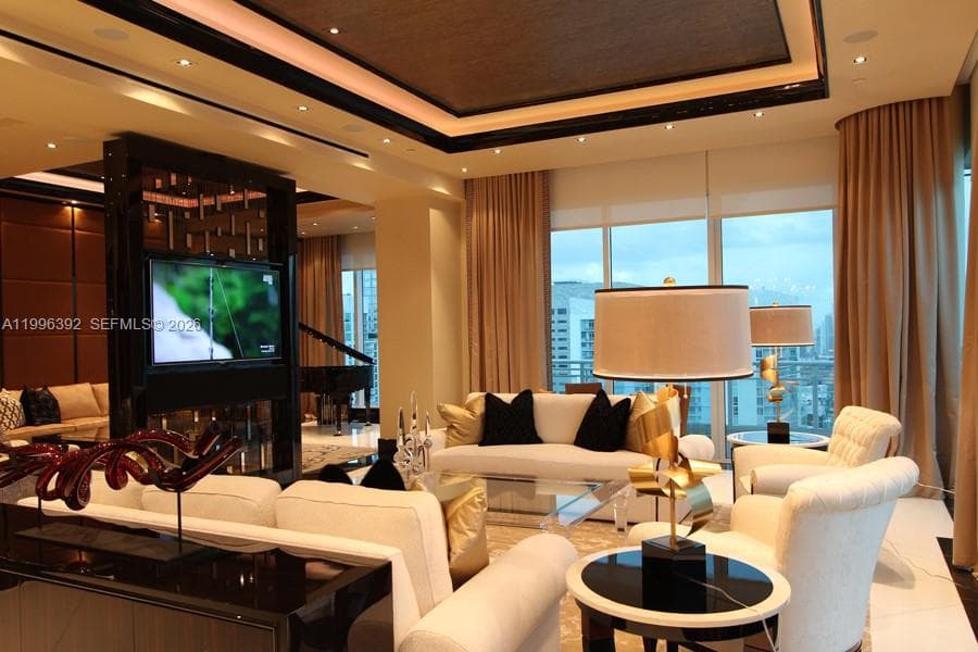 900 Brickell Key Blvd, Miami FL 33131 — 12
