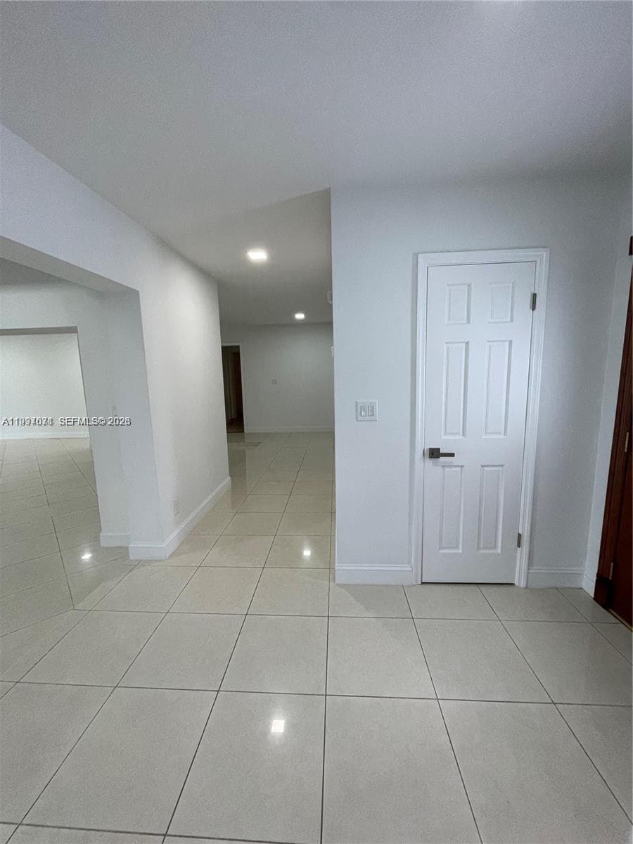 19740 W Saint Andrews Dr, Hialeah FL 33015 — 32