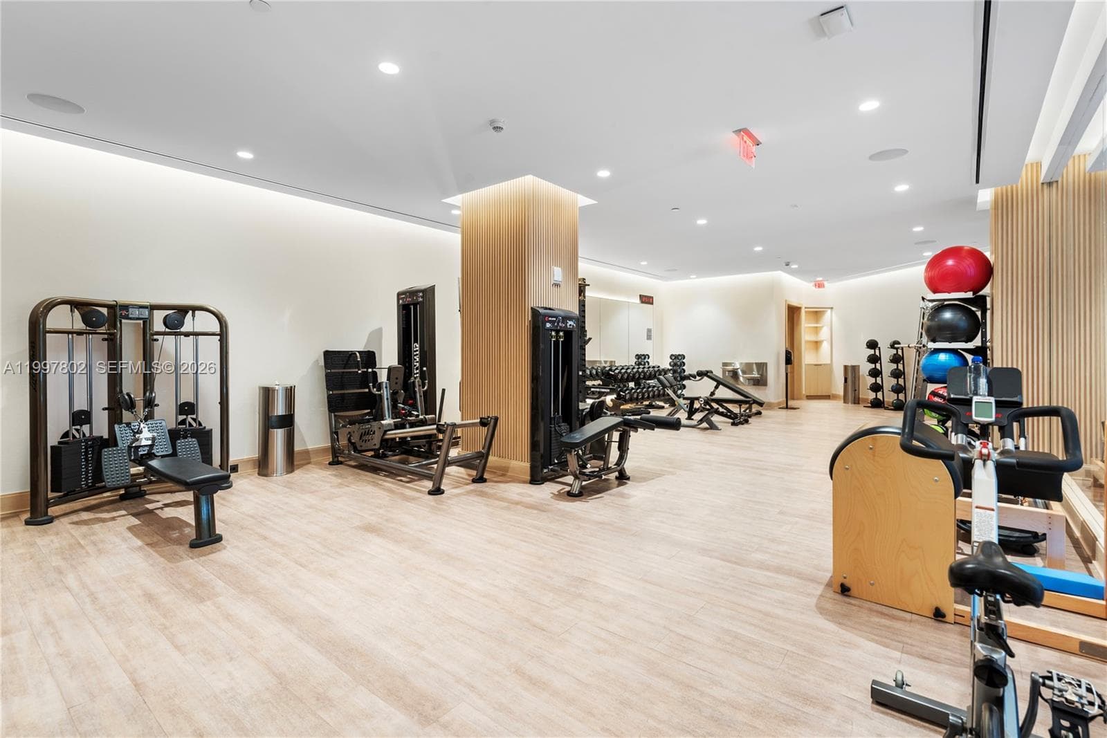 6882 Fisher Island Dr # 6882, Miami Beach FL 33109 — 38