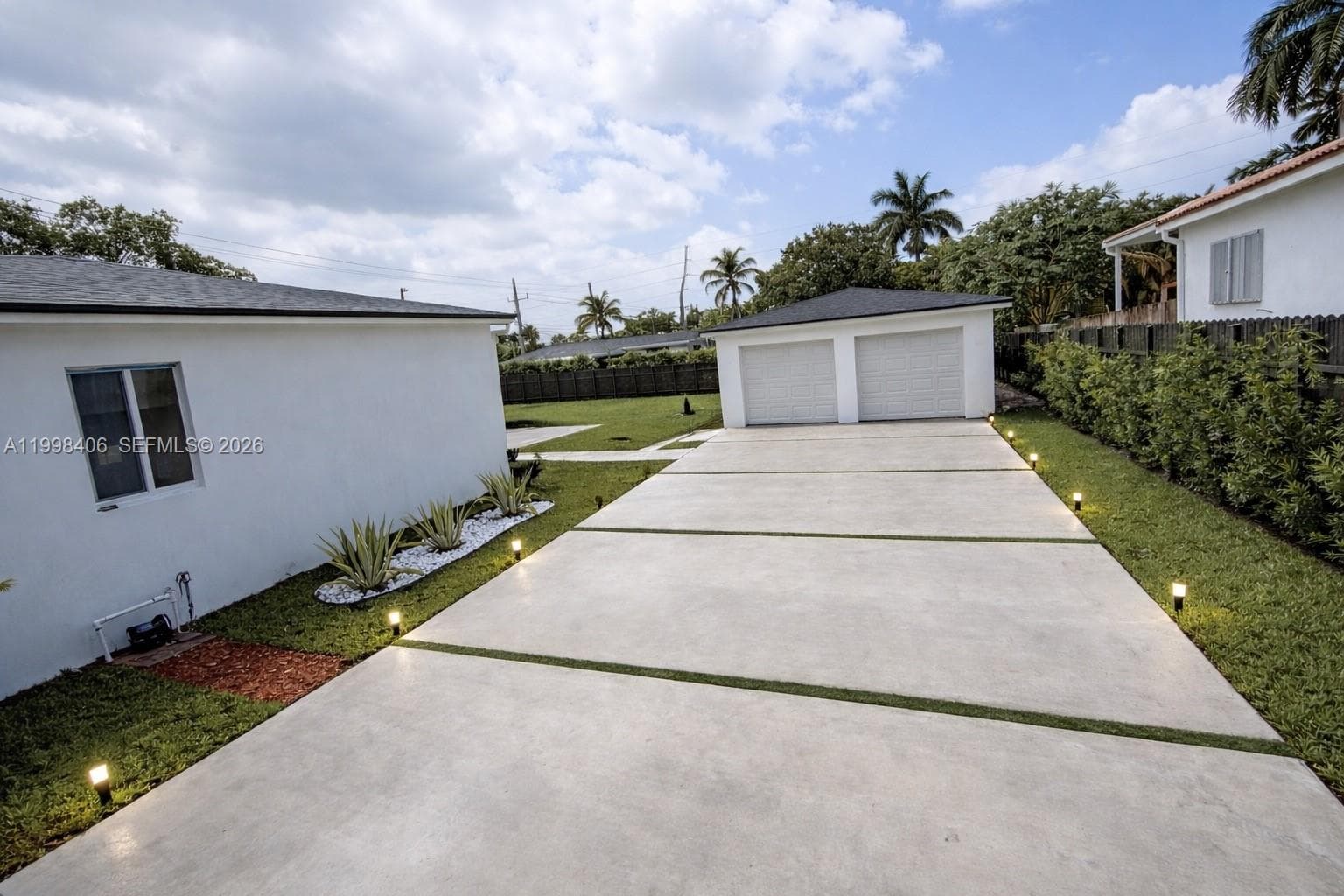 596 Ragan Dr, Miami Springs FL 33166 — 7