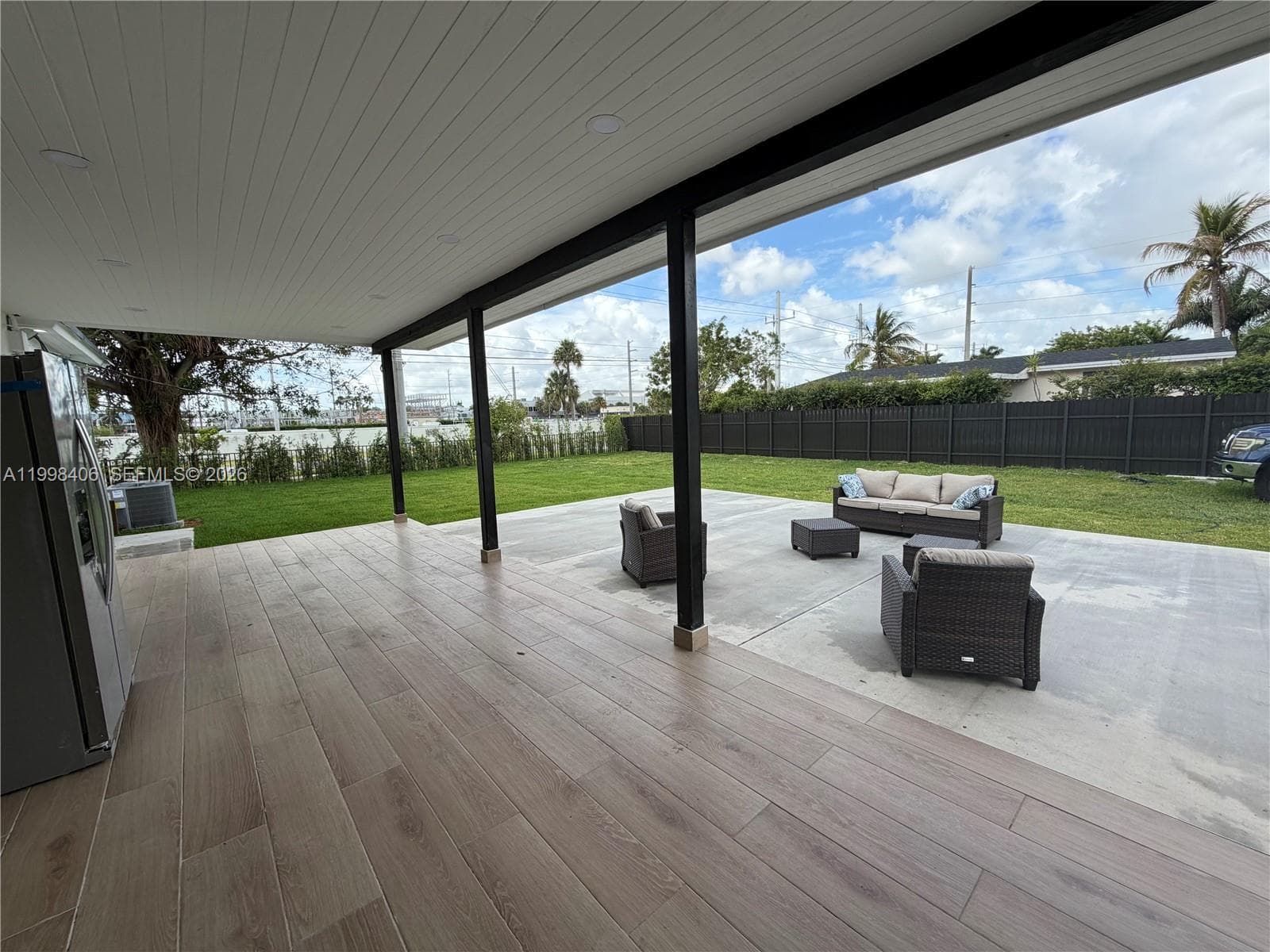 596 Ragan Dr, Miami Springs FL 33166 — 11
