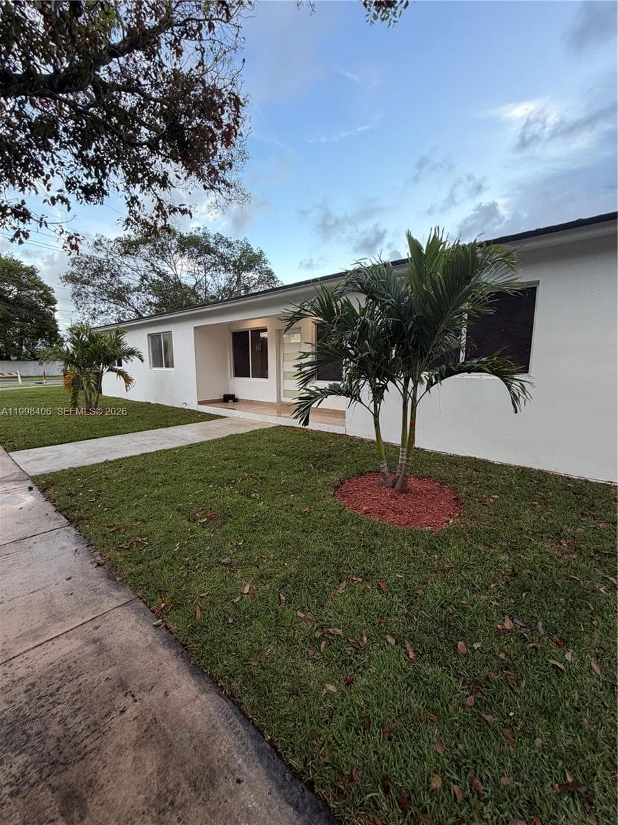 596 Ragan Dr, Miami Springs FL 33166 — 4