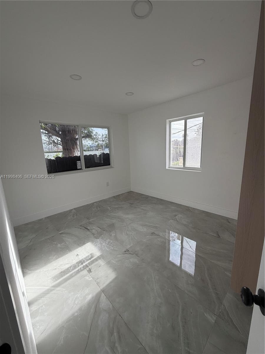 596 Ragan Dr, Miami Springs FL 33166 — 21