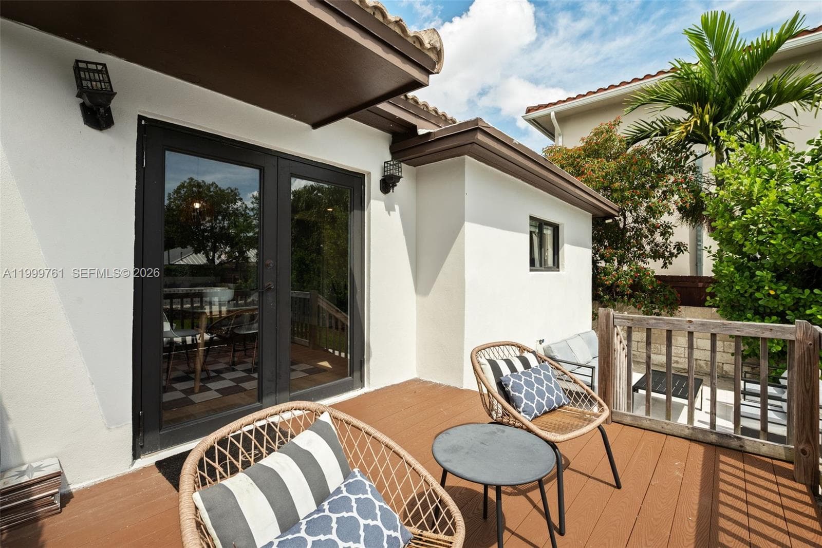 281 Pocatella St, Miami Springs FL 33166 — 26