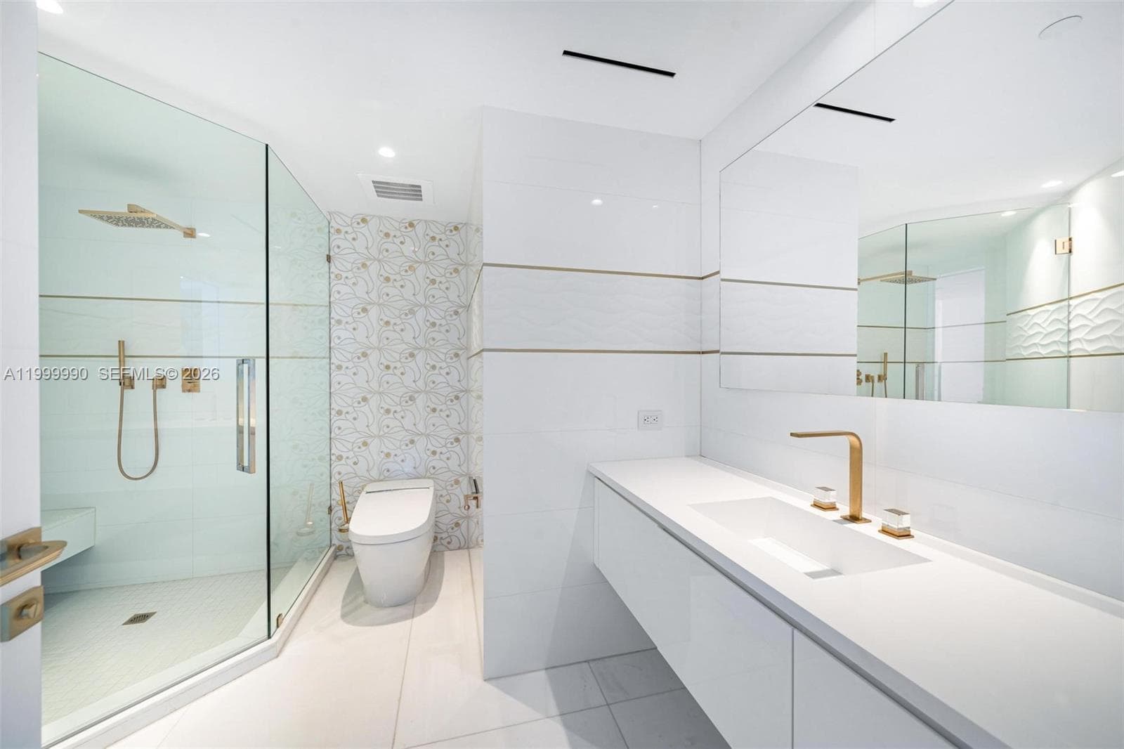 300 S Pointe Dr # 5, Miami Beach FL 33139 — 42