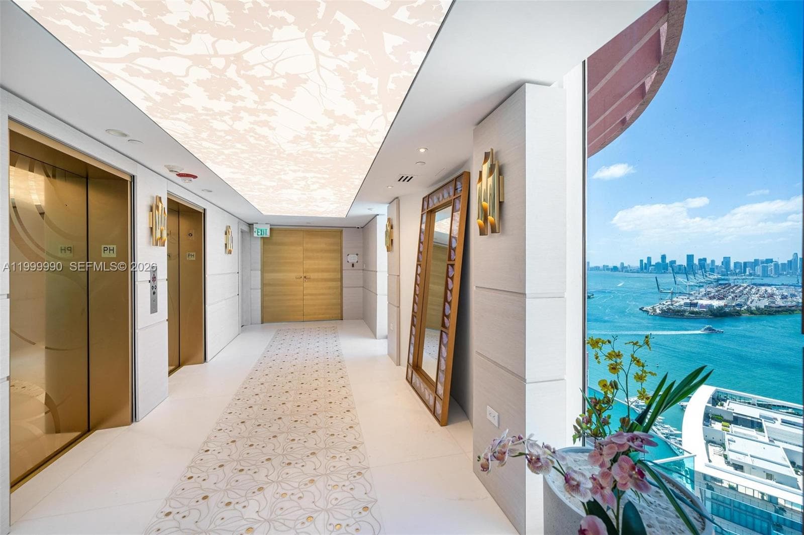 300 S Pointe Dr # 5, Miami Beach FL 33139 — 86