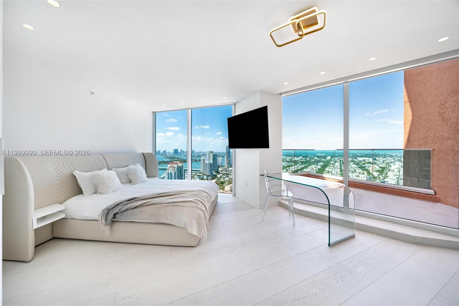 300 S Pointe Dr # 5, Miami Beach FL 33139 — 38