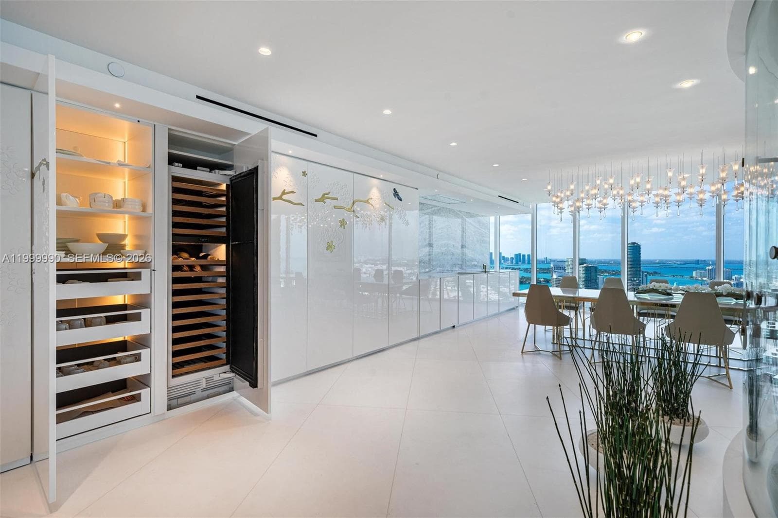 300 S Pointe Dr # 5, Miami Beach FL 33139 — 18