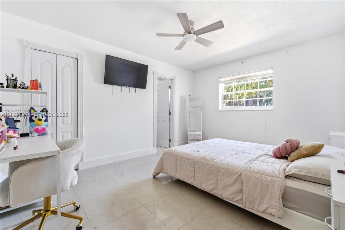 8197 W 14th Ct, Hialeah FL 33014 — 27