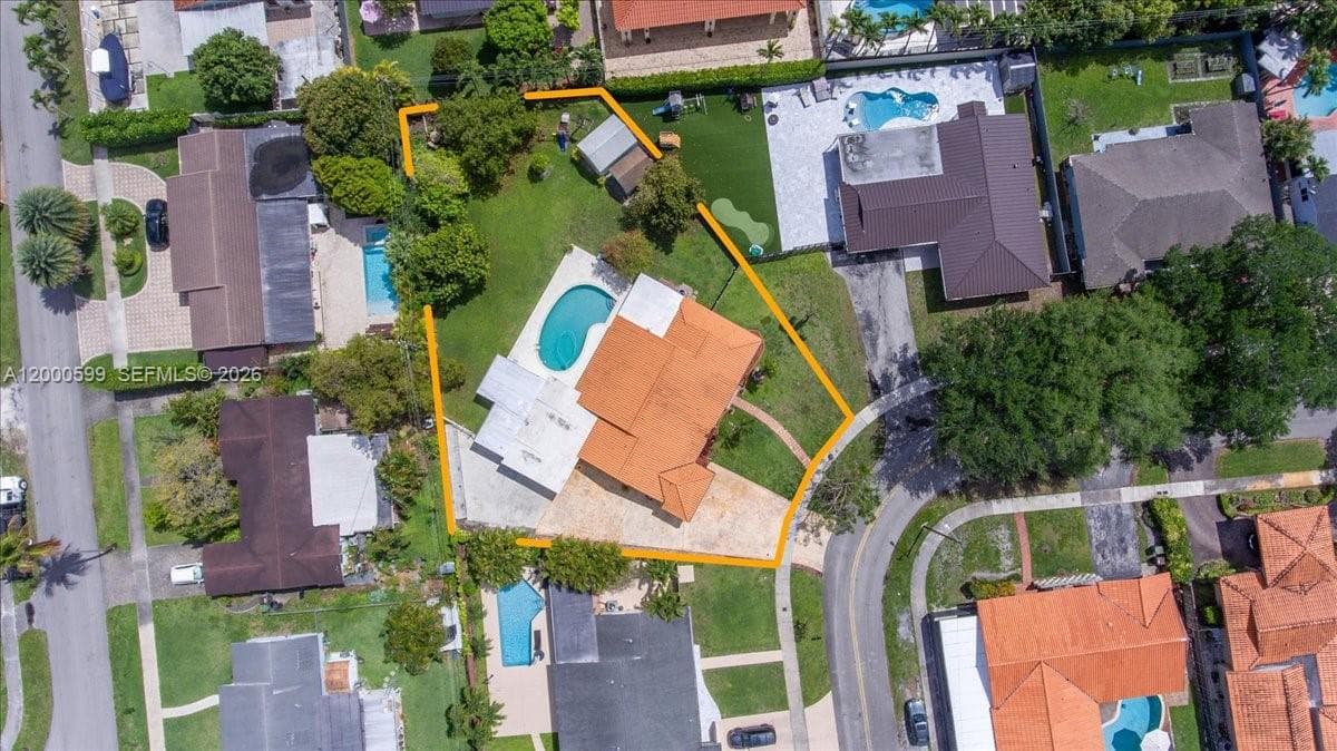 8197 W 14th Ct, Hialeah FL 33014 — 38