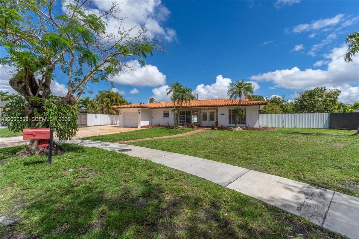 8197 W 14th Ct, Hialeah FL 33014 — 40