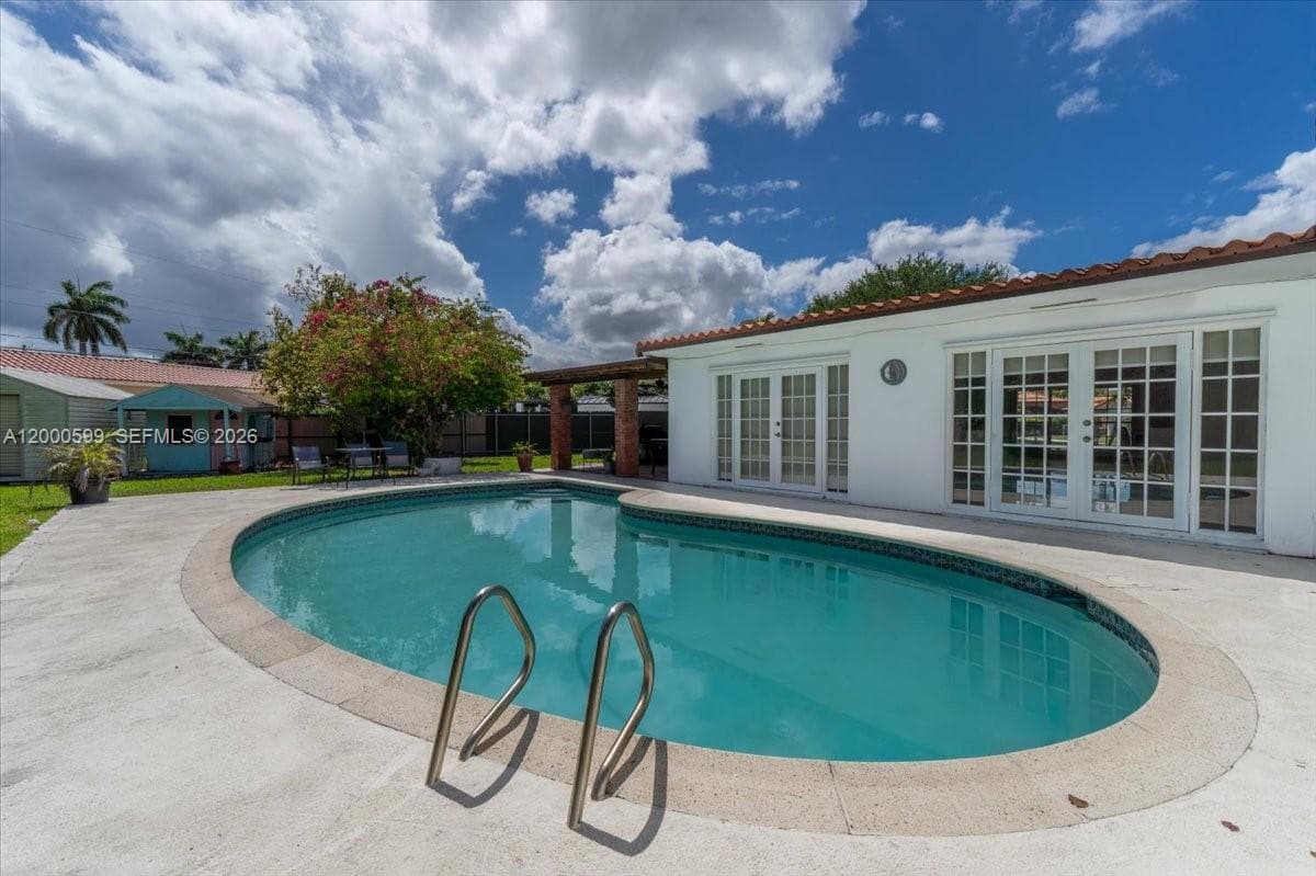 8197 W 14th Ct, Hialeah FL 33014 — 4