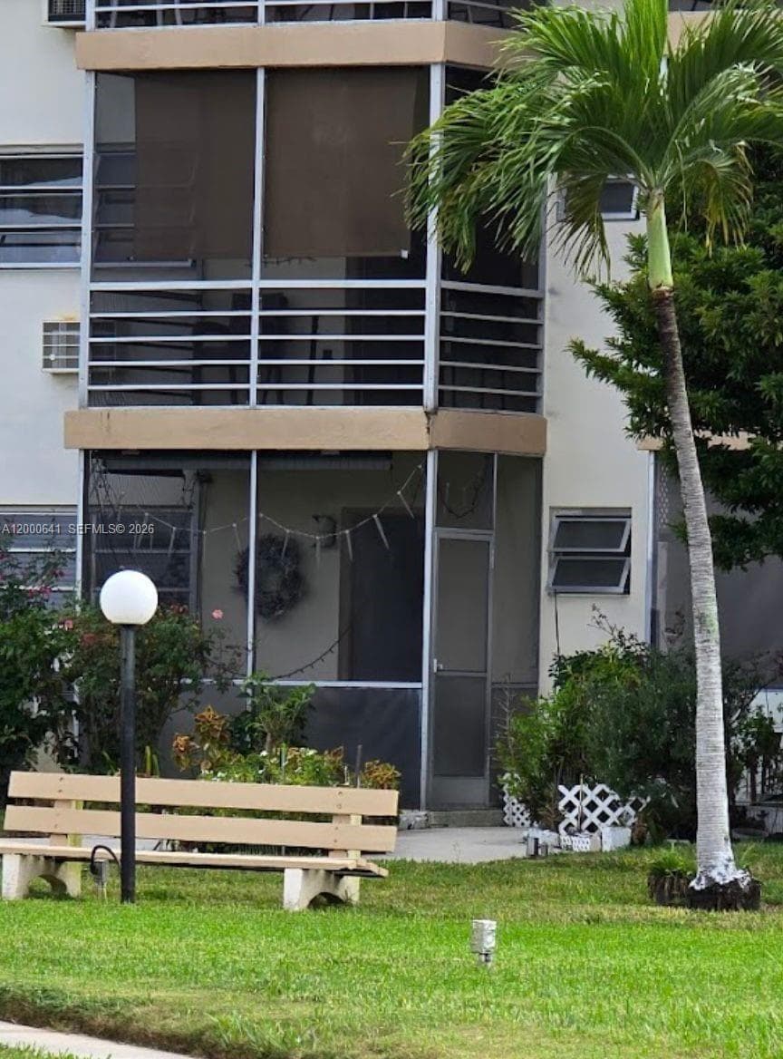 16900 NE 14 # 109, Miami FL 33162 — 17