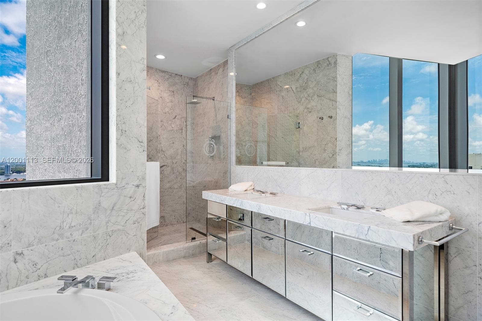 17475 Collins Ave, Sunny Isles Beach FL 33160 — 45