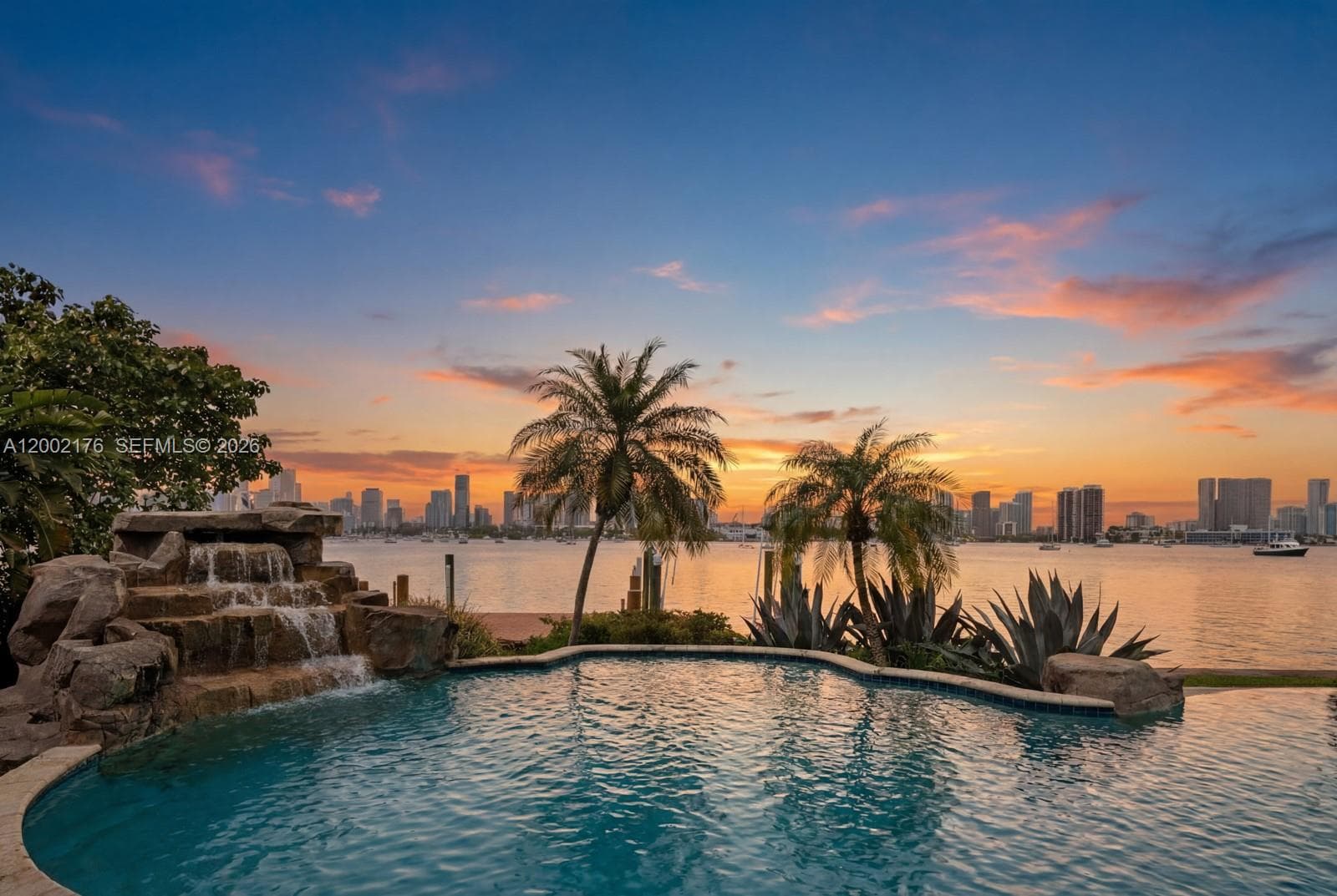 432 S Hibiscus Dr, Miami Beach FL 33139 — 27