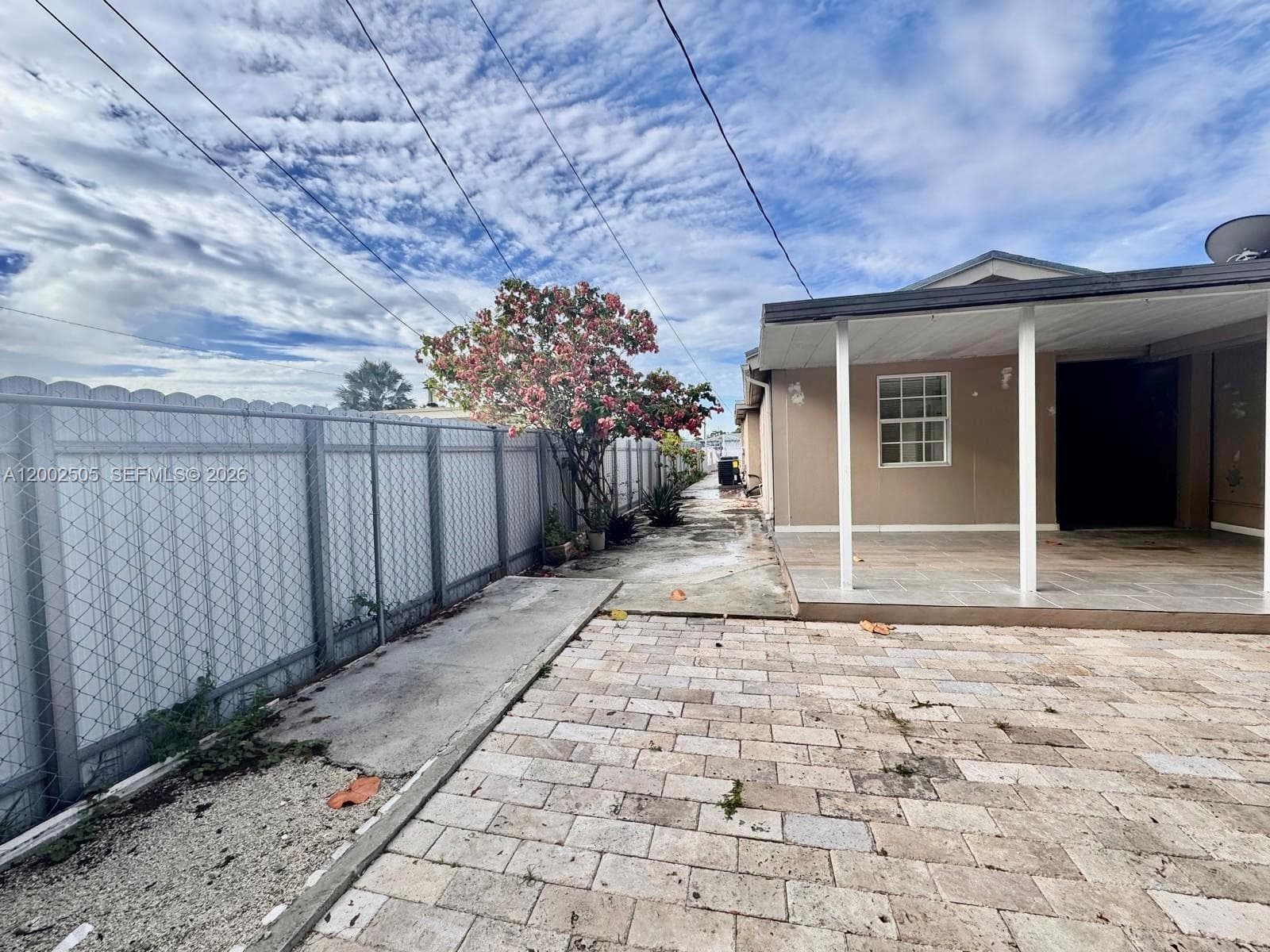 541 E 38th St, Hialeah FL 33013 — 12