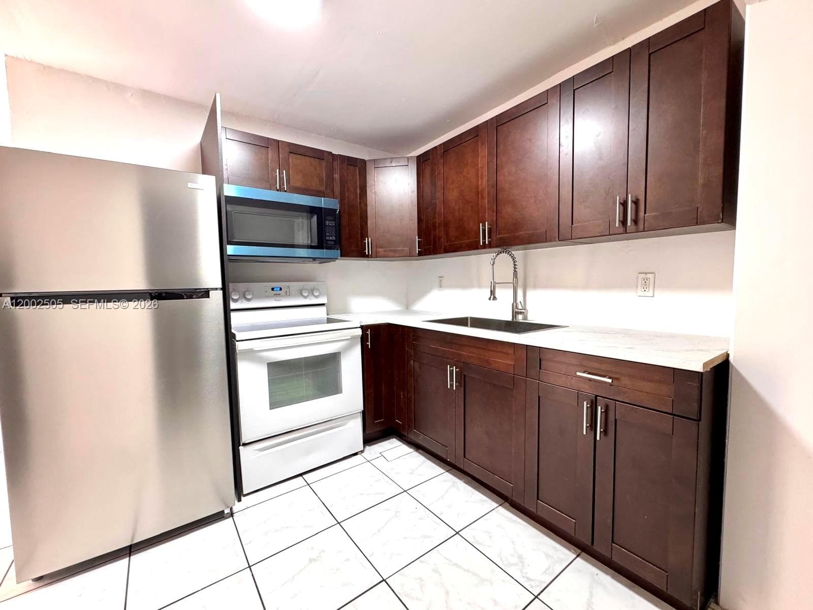 541 E 38th St, Hialeah FL 33013 — 8