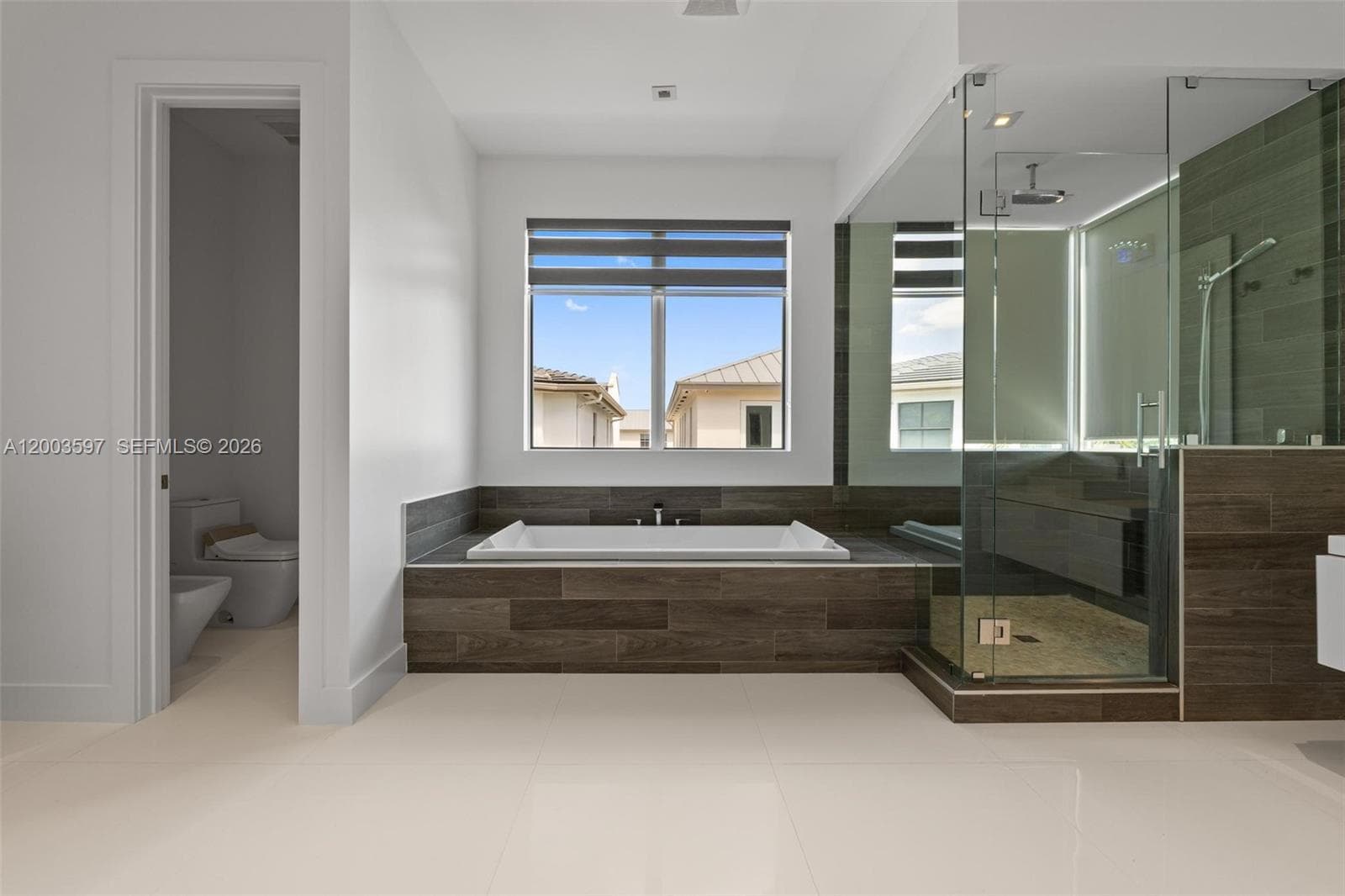 10431 NW 68th Ter, Doral FL 33178 — 28