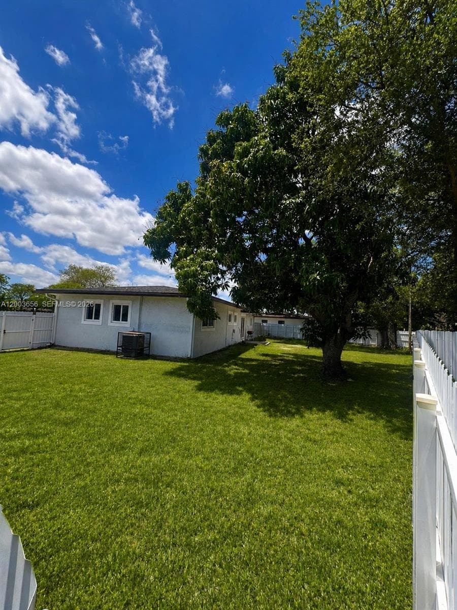 2831 NW 189th St, Miami Gardens FL 33056 — 18