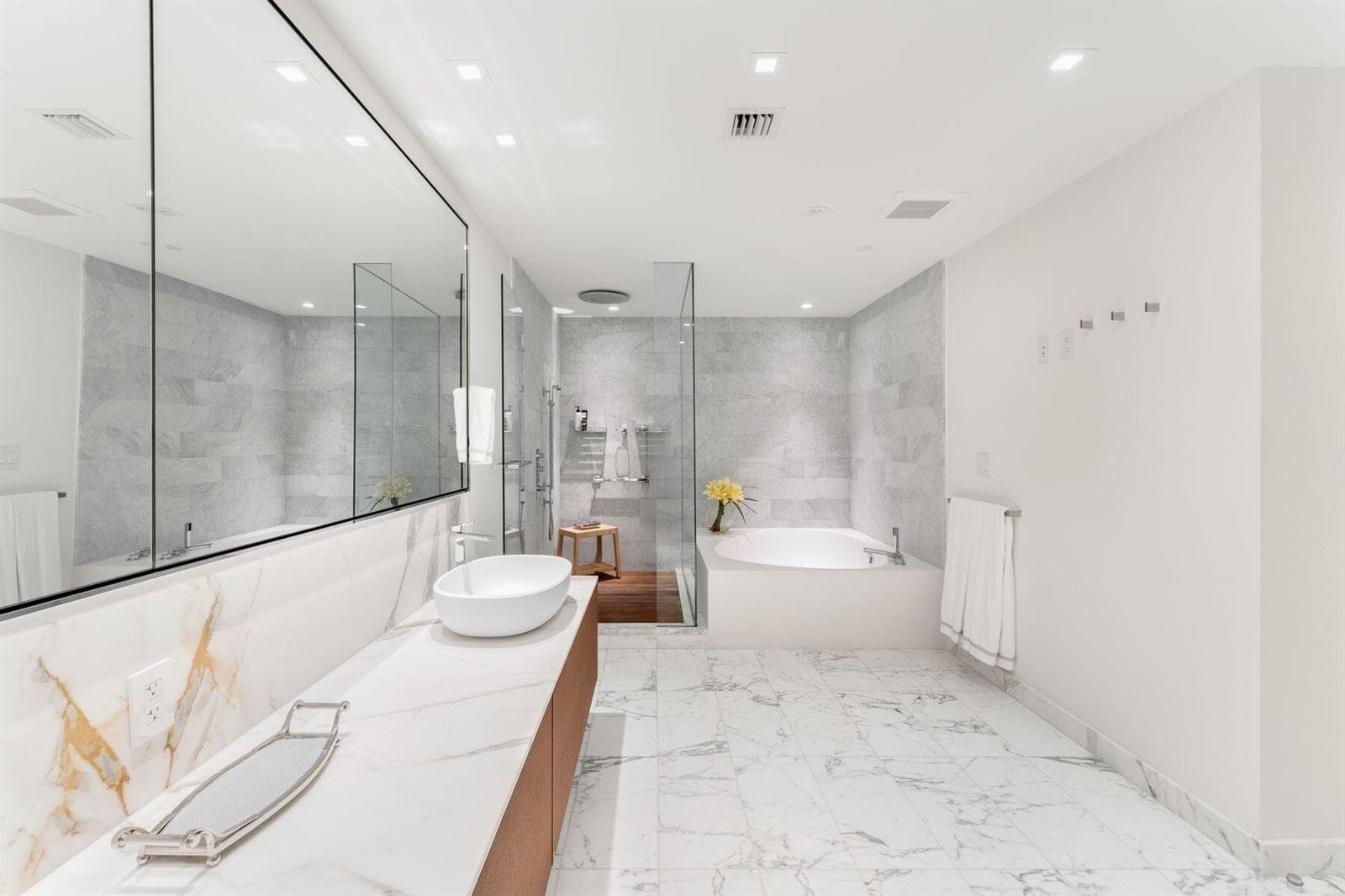 10201 Collins Avenue # 1803, Bal Harbour FL 33154 — 21