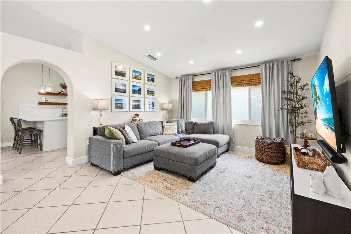 14525 NW 88th Avenue, Miami Lakes FL 33018 — 5