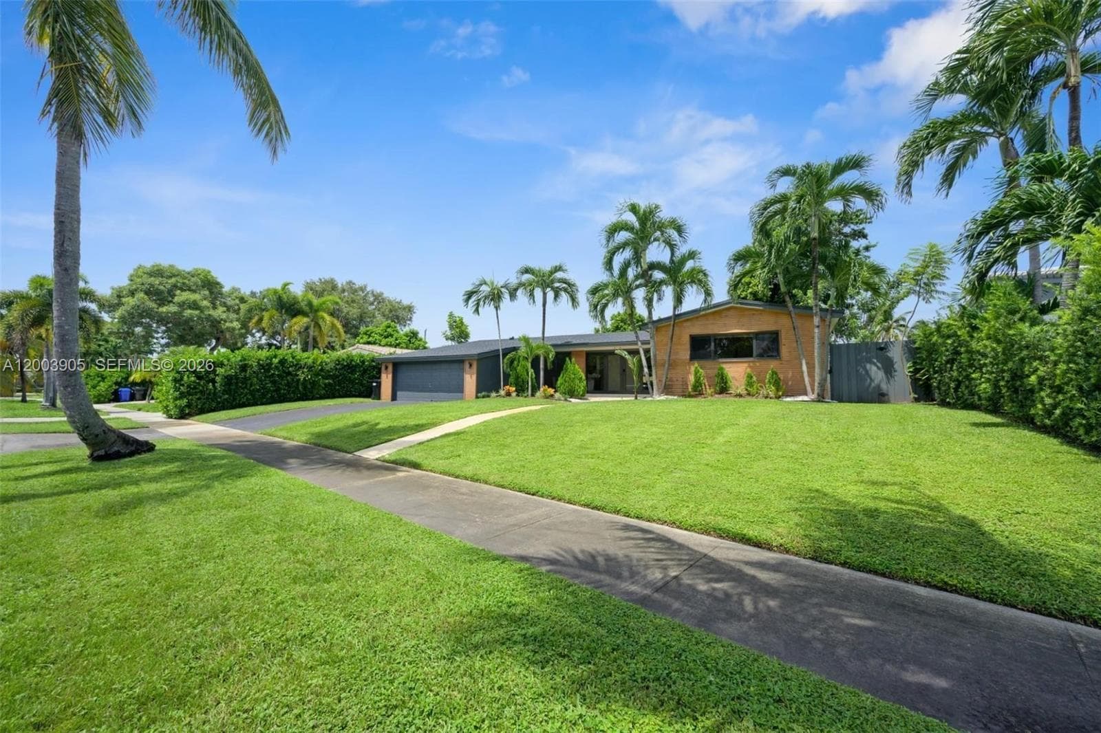 1951 NE 187th Dr, North Miami Beach FL 33179 — 13