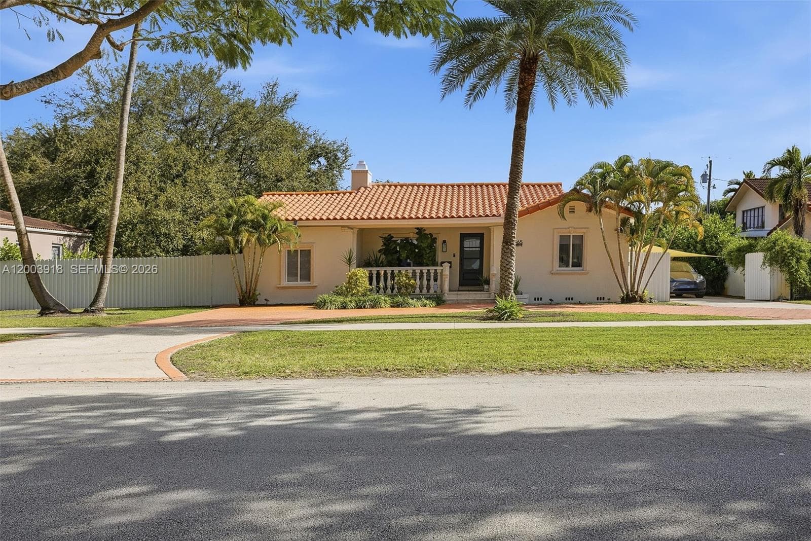 565 South Dr, Miami Springs FL 33166 — 54