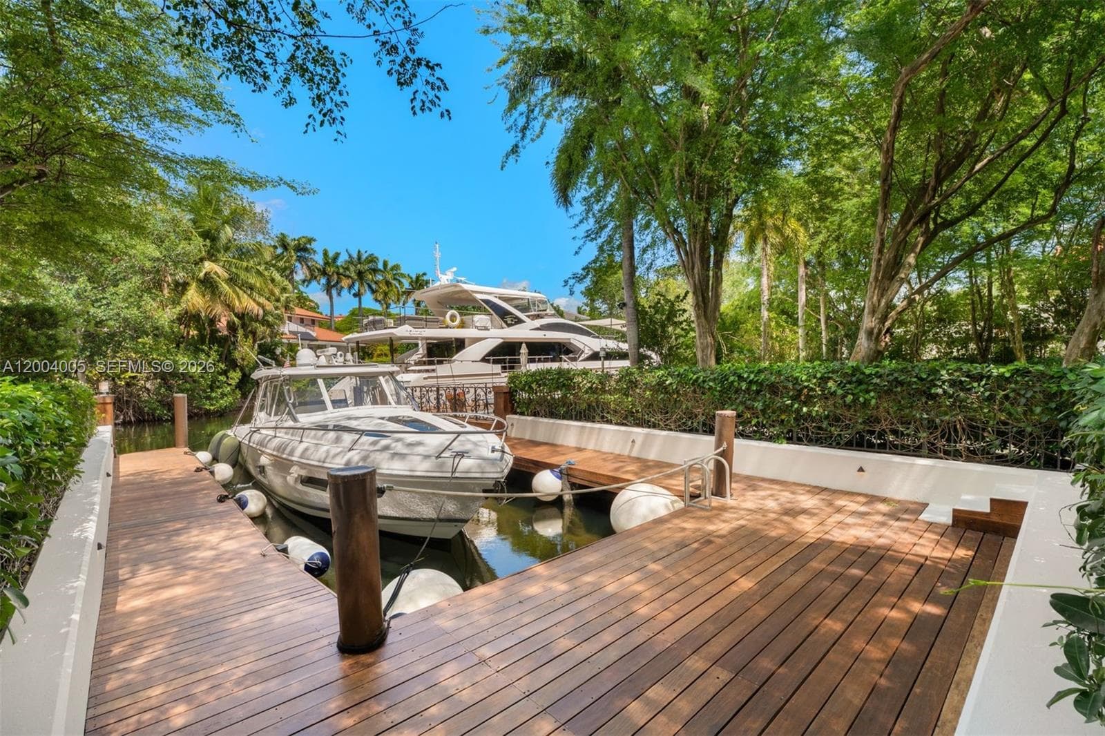 255 Cocoplum Rd, Coral Gables FL 33143 — 17